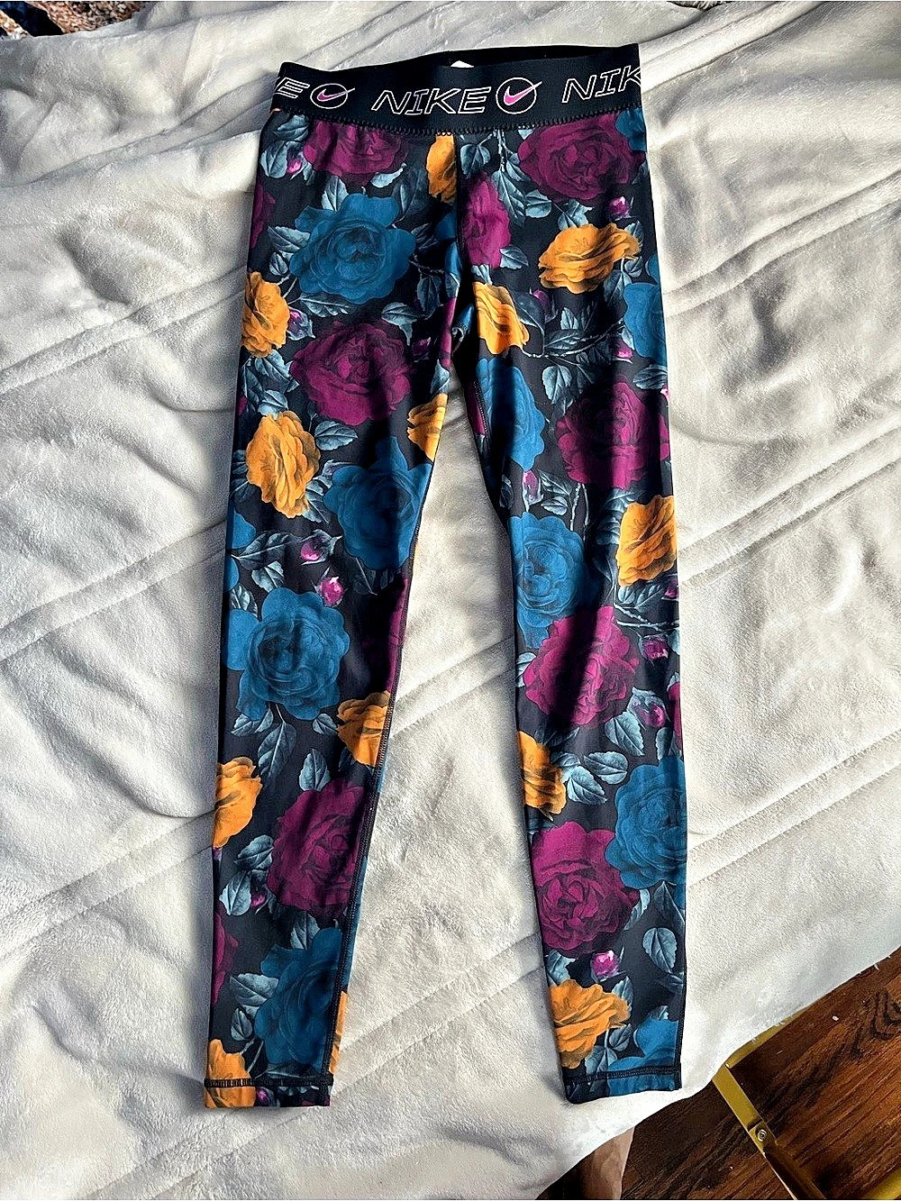 Nike Dri-Fit Rose Running Tights Floral Running Tights in Blue & Purple